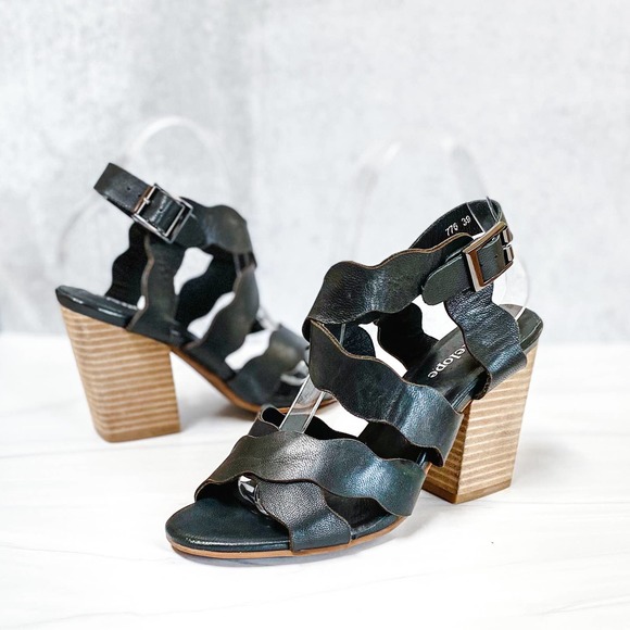 ANTELOPE Black Leather Scallop Crossover Sandals Size 8 - Picture 1 of 14